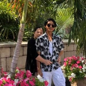 Meet your Posher, Phi